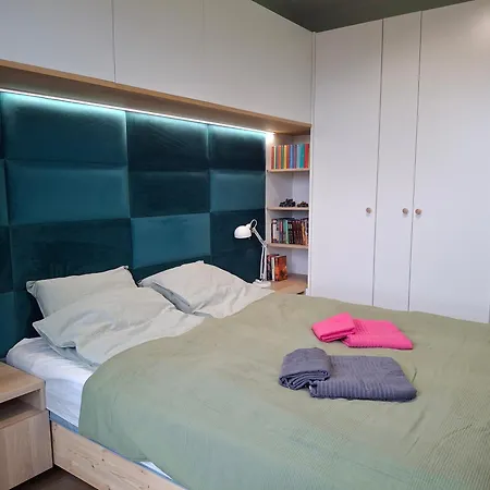 Heron Apartment *